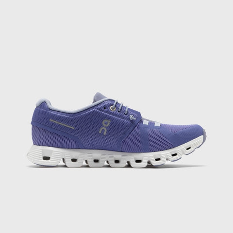 On Running Women's Cloud 5 Sneaker Blueberry / Feather