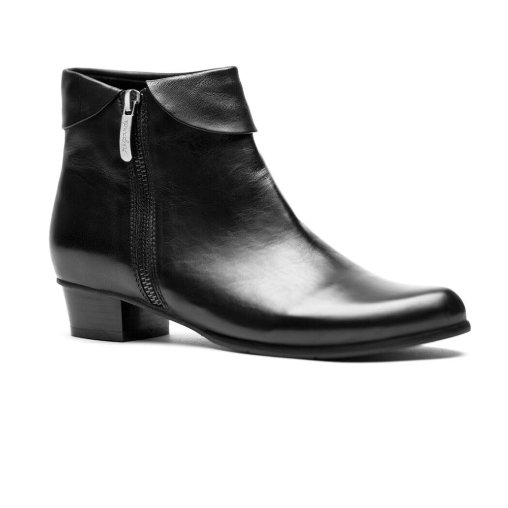 Dark Slate Gray Regarde Le Ciel Stefany-03 Women's Lace / Zip Up Ankle Boot Black Leather
