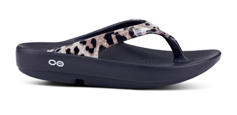 Dark Slate Gray OOFOS Women's OOlala Limited Thong Sandal Black Cheetah